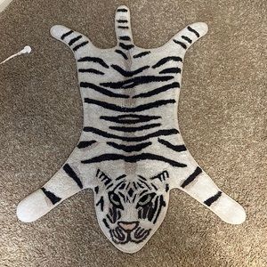 urban outfitters tiger rug
